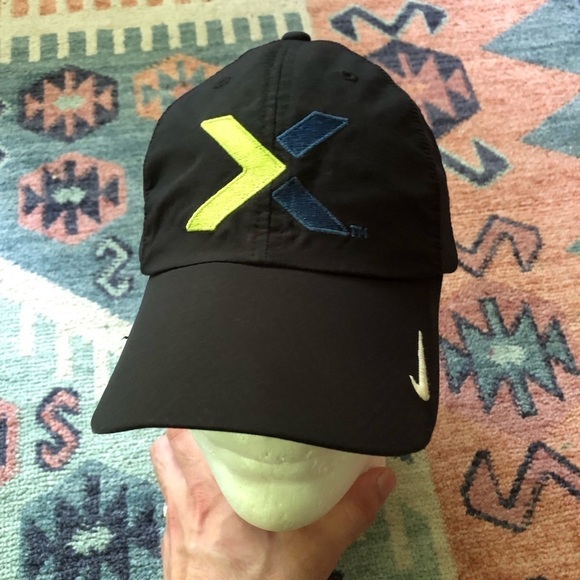Nike Golf Hat - Picture 1 of 8